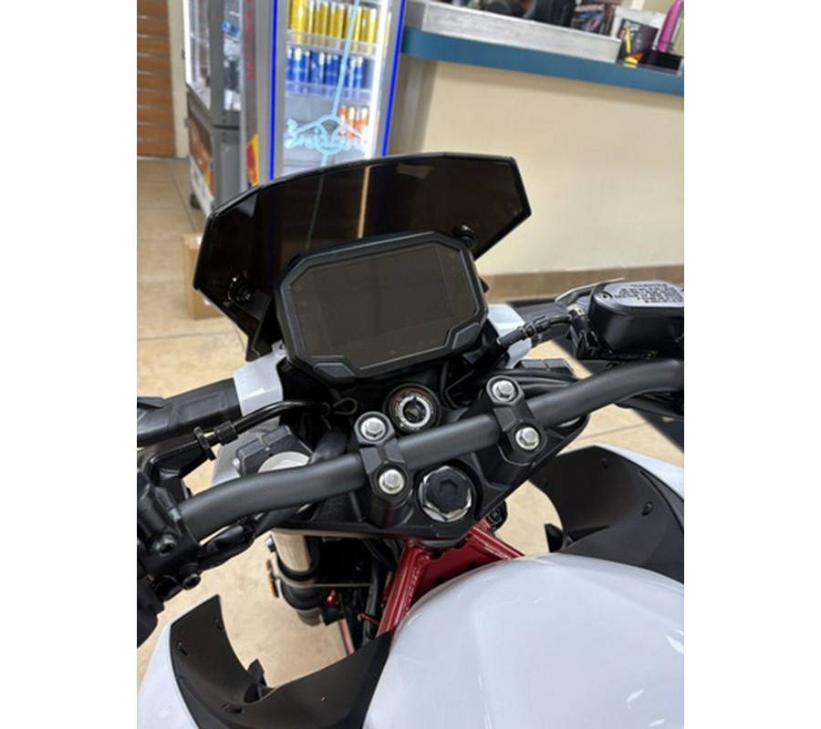 2026 Kawasaki Z500 SE ABS