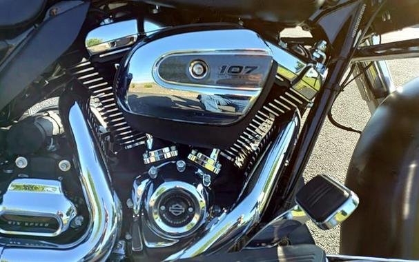 2017 Harley-Davidson® FLHX - Street Glide®