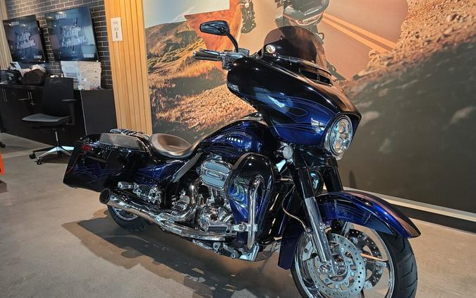 FLHXSE 2016 CVO™ Street Glide®