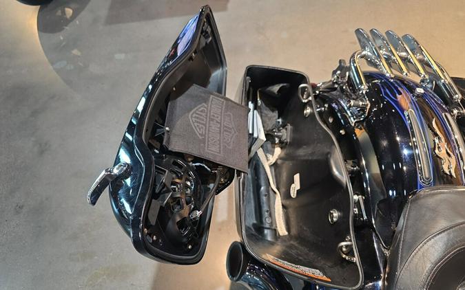 FLHXSE 2016 CVO™ Street Glide®