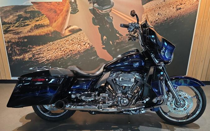 FLHXSE 2016 CVO™ Street Glide®