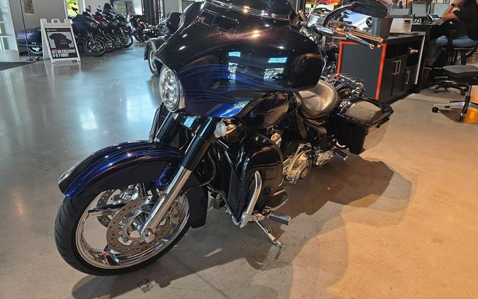 FLHXSE 2016 CVO™ Street Glide®