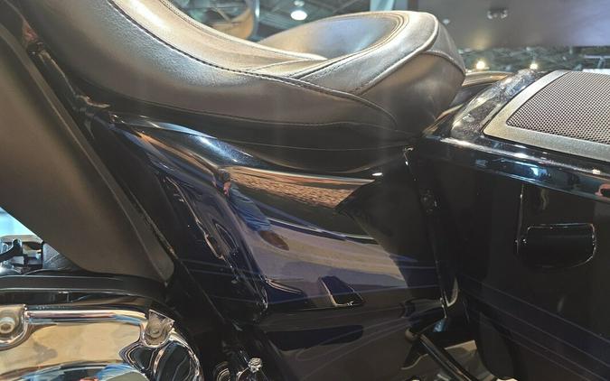 FLHXSE 2016 CVO™ Street Glide®