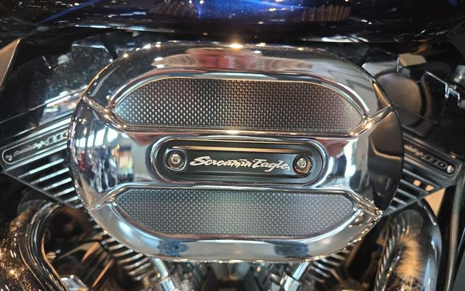 FLHXSE 2016 CVO™ Street Glide®