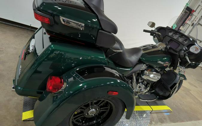 2024 Harley-Davidson® Tri Glide® Ultra Alpine Green / Vivid Black