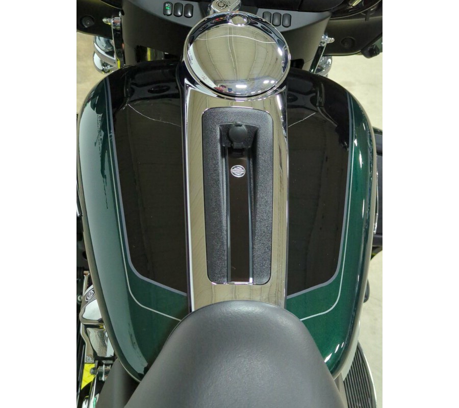 2024 Harley-Davidson® Tri Glide® Ultra Alpine Green / Vivid Black