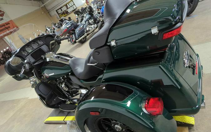 2024 Harley-Davidson® Tri Glide® Ultra Alpine Green / Vivid Black