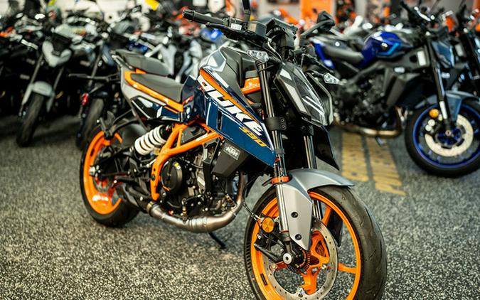 2025 KTM Duke 390