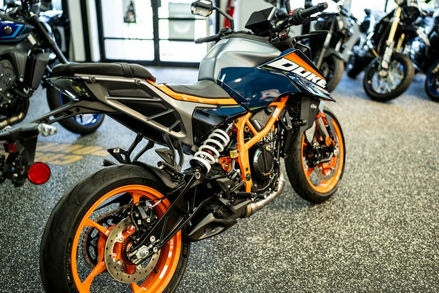 2025 KTM Duke 390