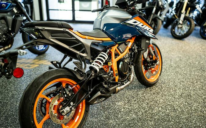 2025 KTM Duke 390