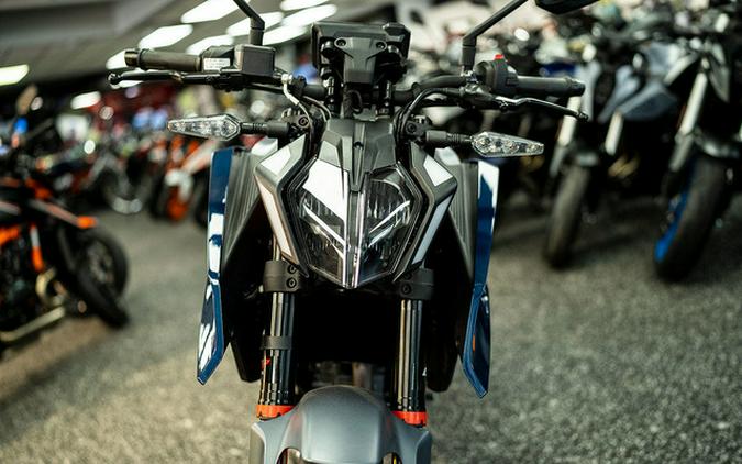 2025 KTM Duke 390