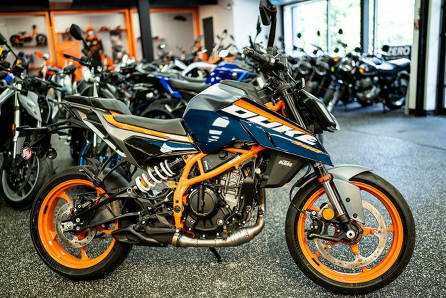 2025 KTM Duke 390