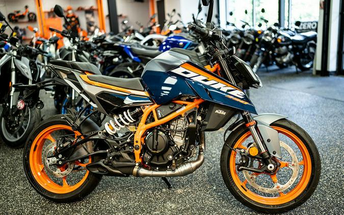 2025 KTM Duke 390