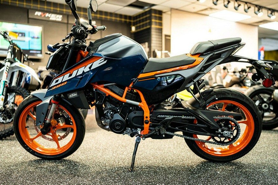 2025 KTM Duke 390