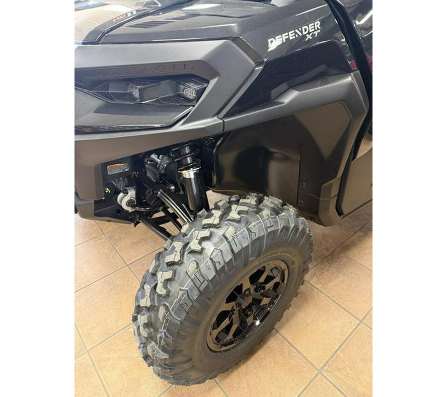 2026 Can-Am® Defender XT CAB HD11