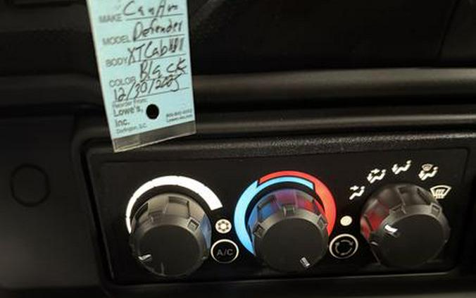 2026 Can-Am® Defender XT CAB HD11