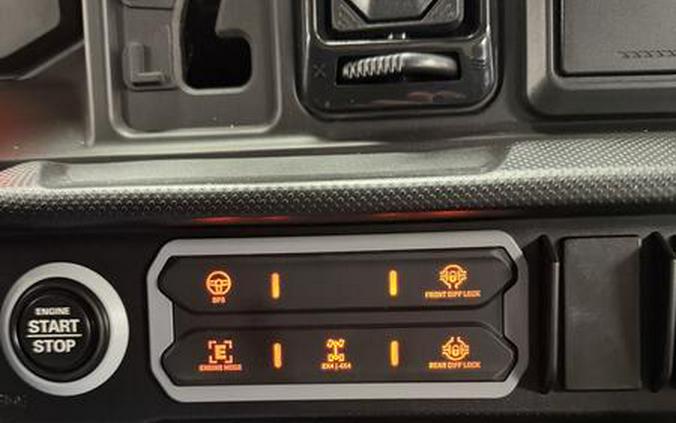 2026 Can-Am® Defender XT CAB HD11