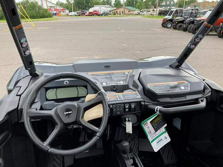 2024 Can-Am Commander XT 700