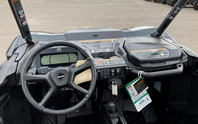 2024 Can-Am Commander XT 700