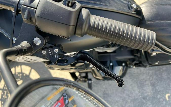 2023 Indian Motorcycle® Sport Chief Black Smoke