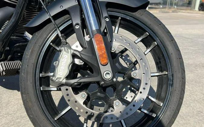 2023 Indian Motorcycle® Sport Chief Black Smoke