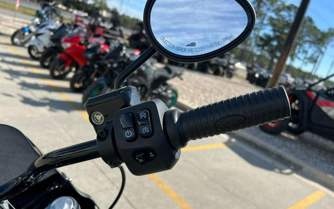 2023 Indian Motorcycle® Sport Chief Black Smoke