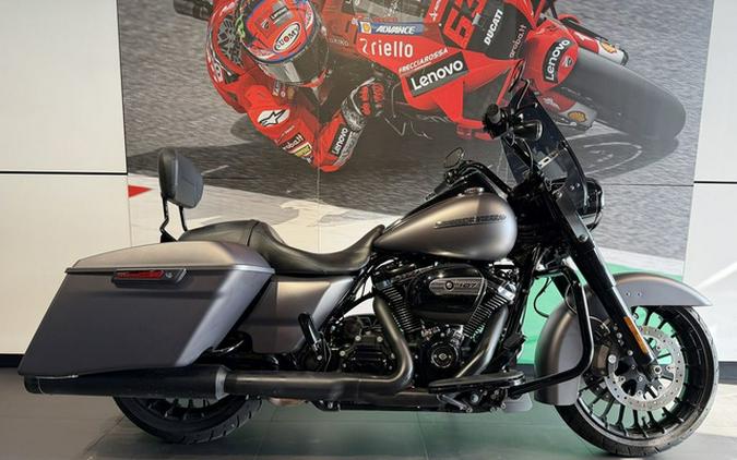 2017 Harley-Davidson FLHRXS - Road King Special
