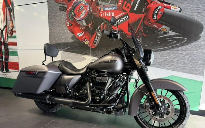 2017 Harley-Davidson FLHRXS - Road King Special