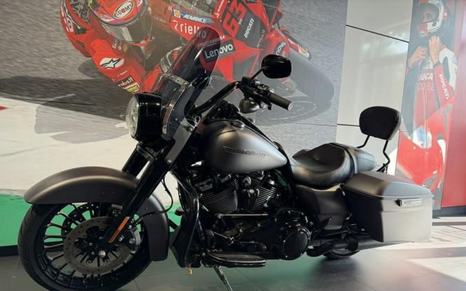 2017 Harley-Davidson FLHRXS - Road King Special