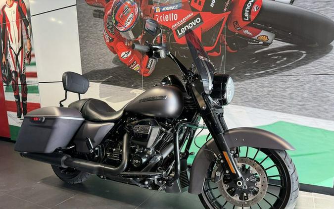 2017 Harley-Davidson FLHRXS - Road King Special