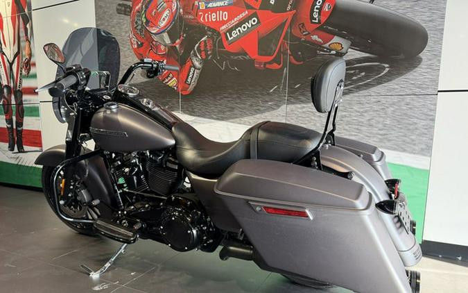 2017 Harley-Davidson FLHRXS - Road King Special