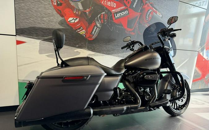 2017 Harley-Davidson FLHRXS - Road King Special