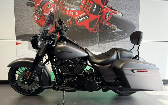 2017 Harley-Davidson FLHRXS - Road King Special