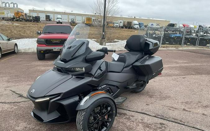 2024 Can-Am® Spyder RT Limited Dark Wheels