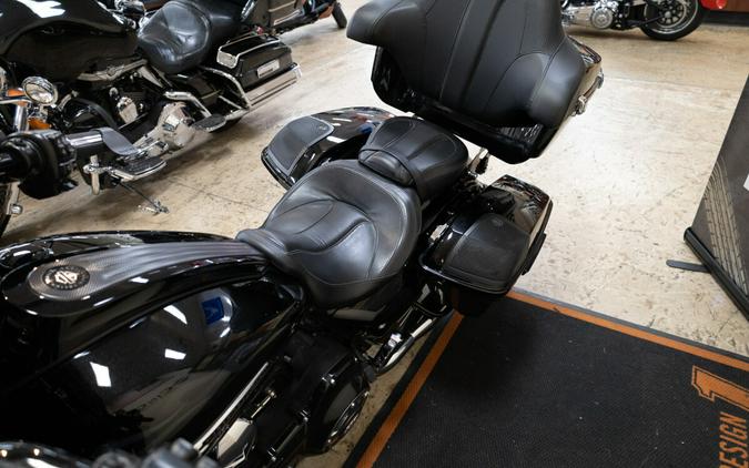 FLHXSE 2016 CVO™ Street Glide®