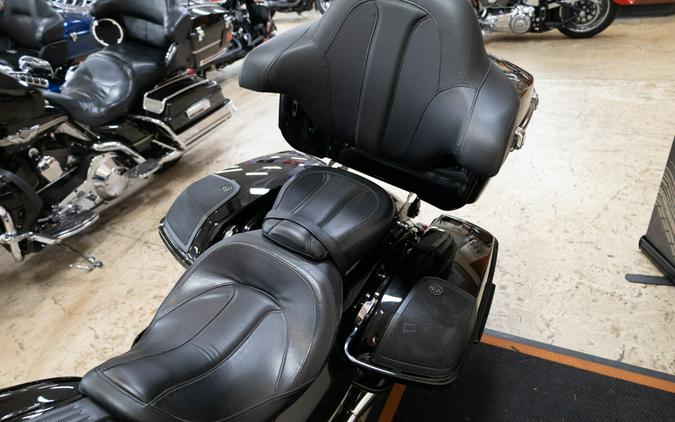 FLHXSE 2016 CVO™ Street Glide®