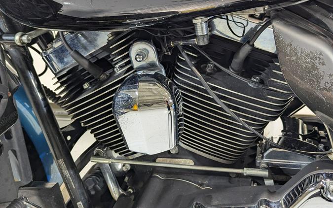 2011 Harley-Davidson® Electra Glide® Ultra Limited Cool Blue Pearl/Vivid Black