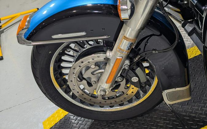 2011 Harley-Davidson® Electra Glide® Ultra Limited Cool Blue Pearl/Vivid Black