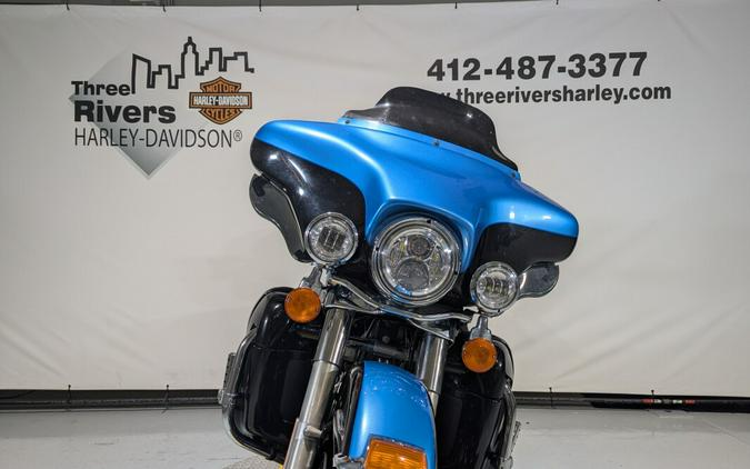2011 Harley-Davidson® Electra Glide® Ultra Limited Cool Blue Pearl/Vivid Black