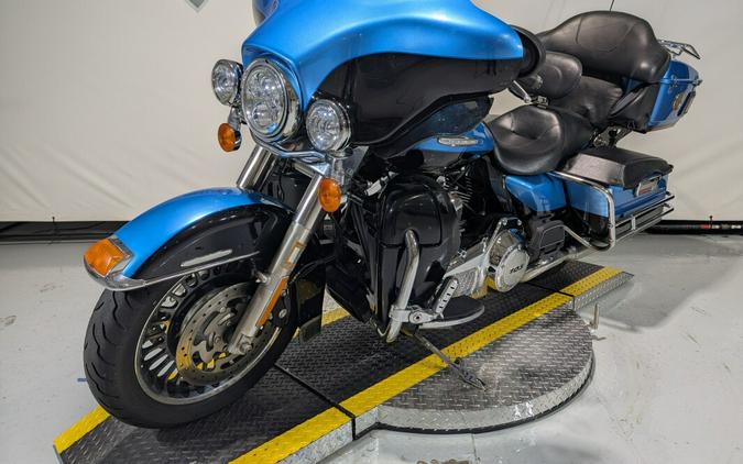 2011 Harley-Davidson® Electra Glide® Ultra Limited Cool Blue Pearl/Vivid Black