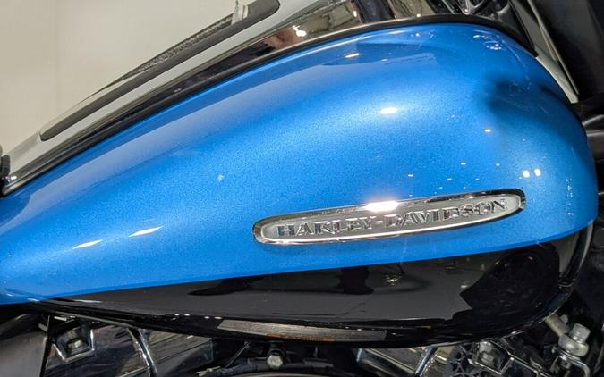 2011 Harley-Davidson® Electra Glide® Ultra Limited Cool Blue Pearl/Vivid Black