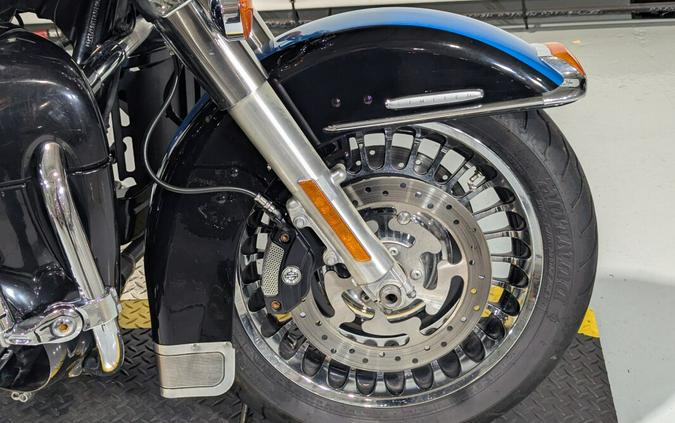 2011 Harley-Davidson® Electra Glide® Ultra Limited Cool Blue Pearl/Vivid Black