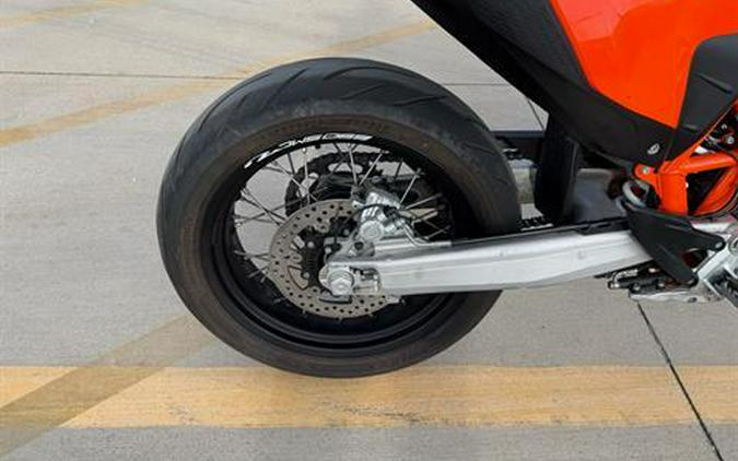 2023 KTM 690 SMC R