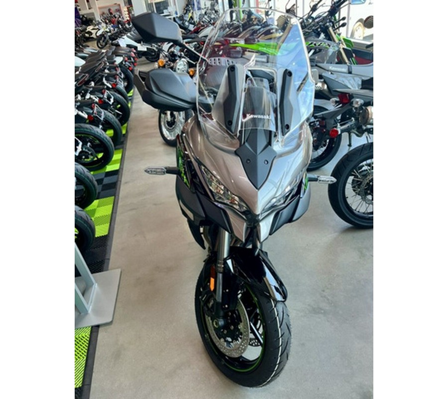 2025 Kawasaki Versys 1100 SE LT ABS