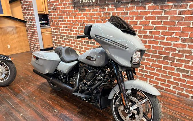 2026 Harley-Davidson Street Glide FLHX