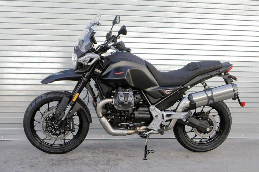 2025 Moto Guzzi V85 Strada