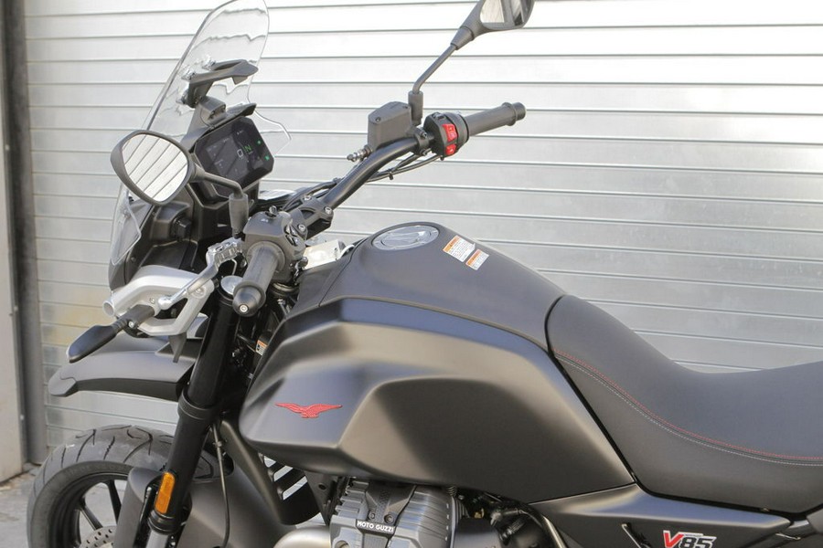 2025 Moto Guzzi V85 Strada