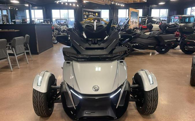 2024 Can-Am® Spyder RT Limited Dark Wheels