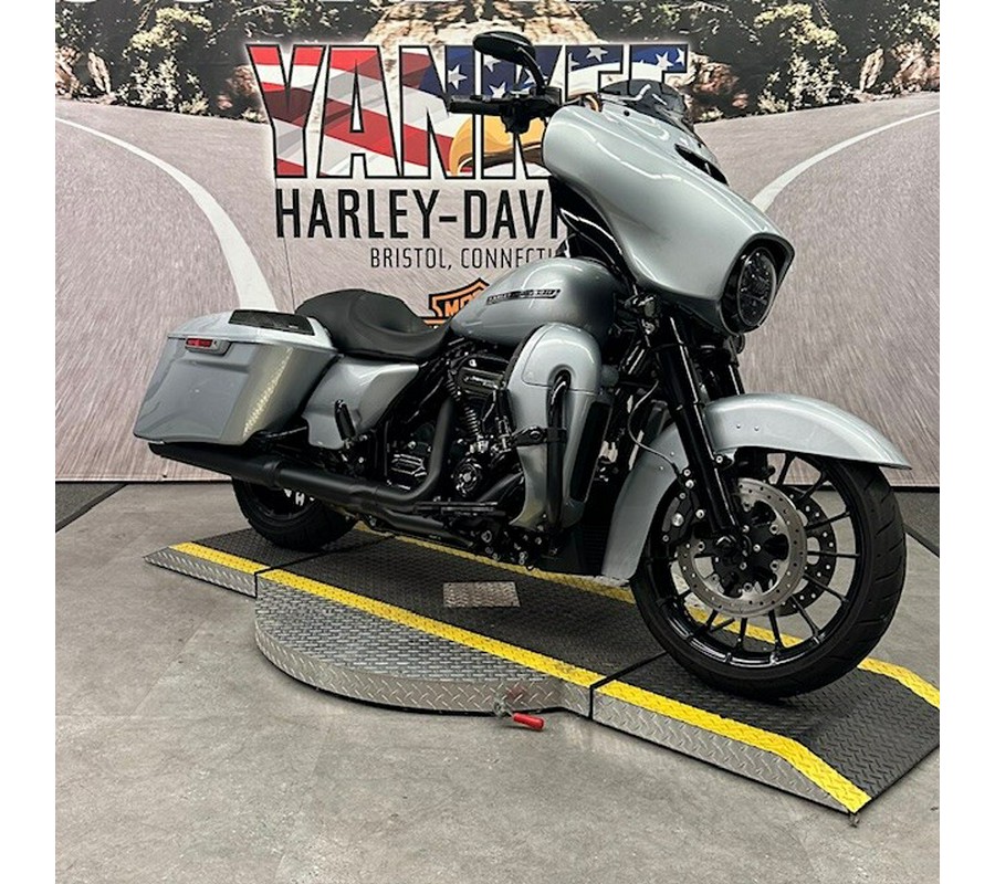 2019 FLHXS Street Glide Special