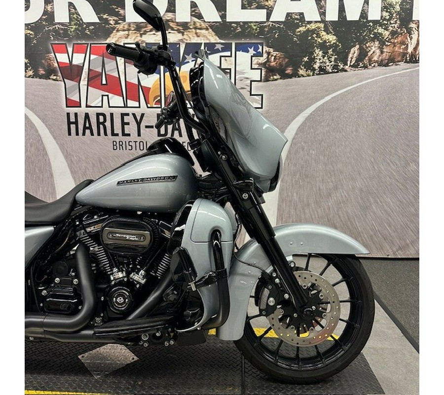 2019 FLHXS Street Glide Special